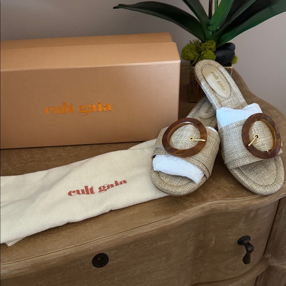 Cult Gaia Nelly Sandal - Picture 2 of 8